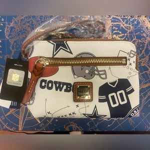 NWT Dallas Cowboys Dooney Bourke Wristlet